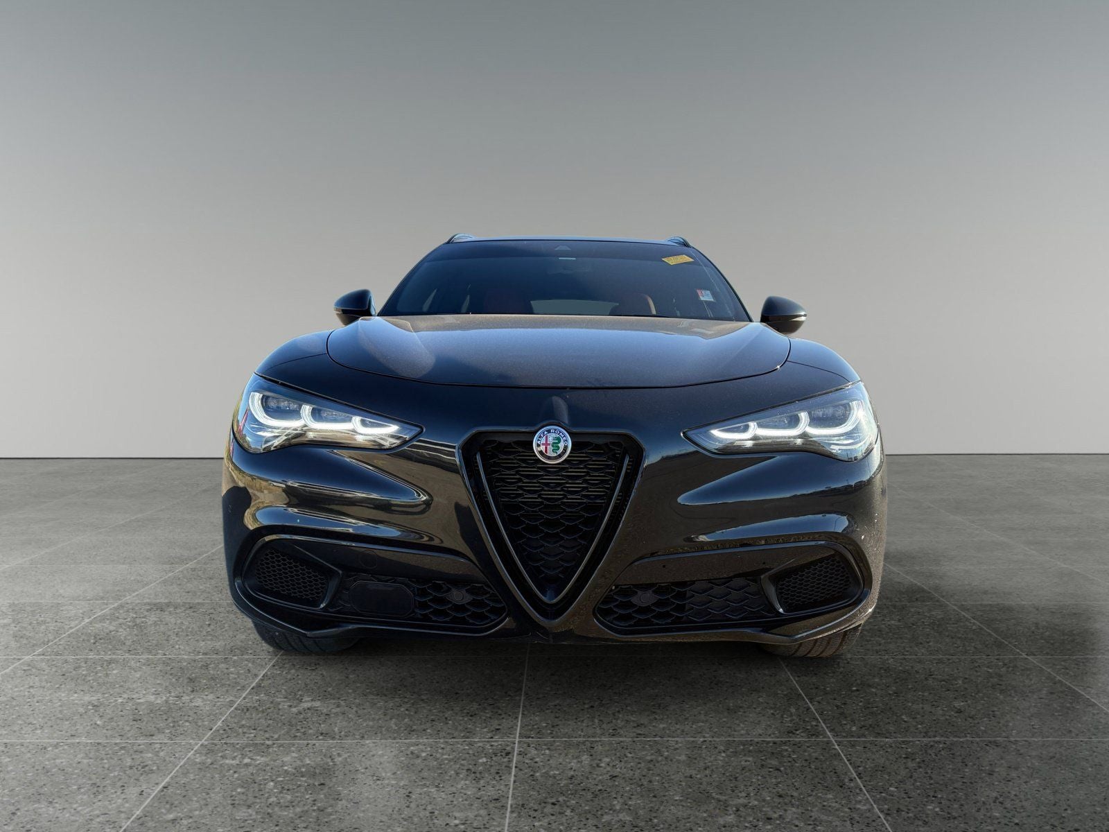 2025 Alfa Romeo Stelvio Base