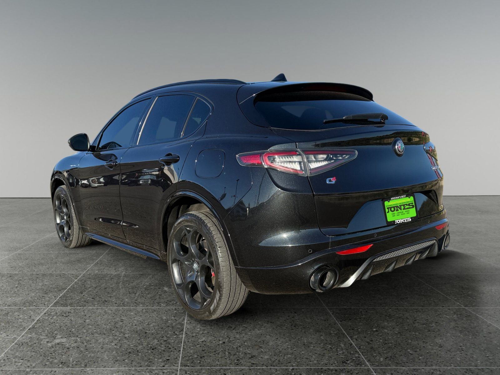 2025 Alfa Romeo Stelvio Base