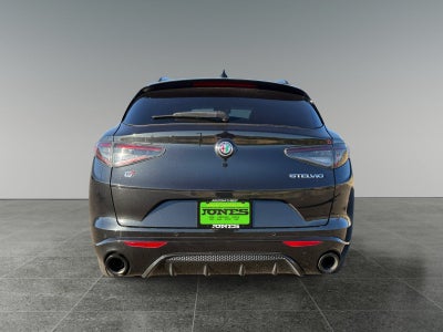 2025 Alfa Romeo Stelvio Base