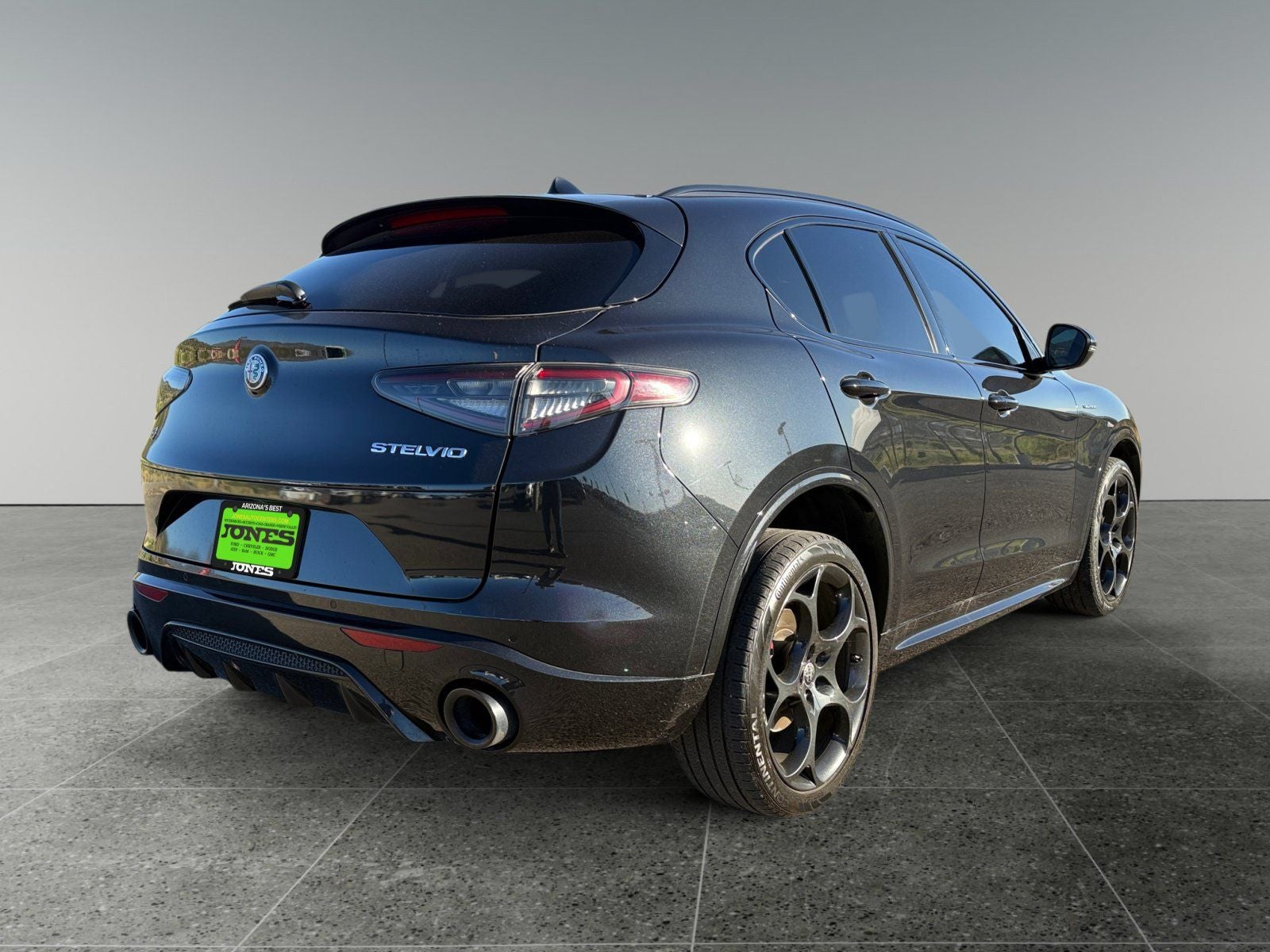 2025 Alfa Romeo Stelvio Base