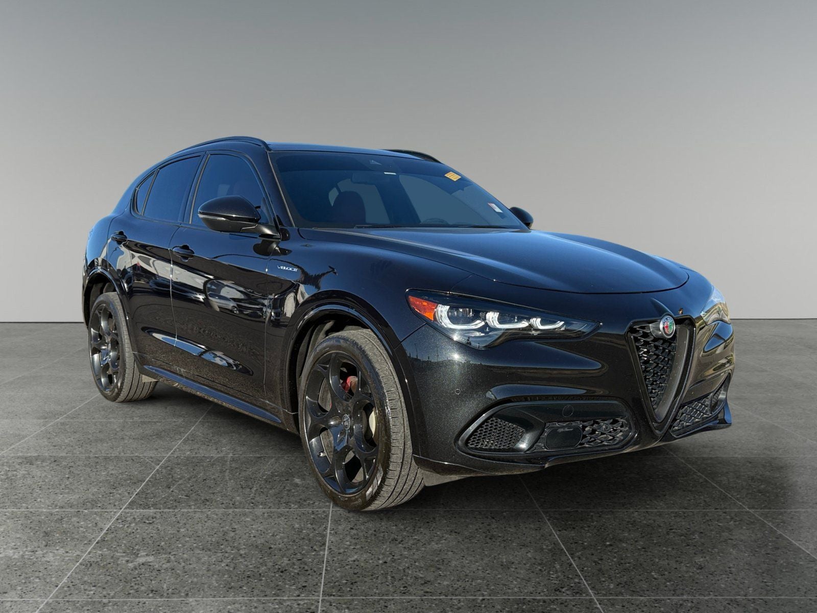 2025 Alfa Romeo Stelvio Base