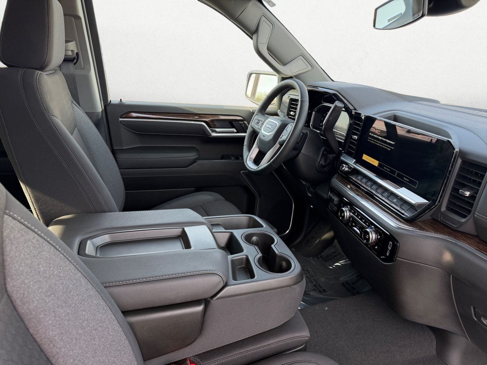 2025 GMC Sierra 1500 SLE