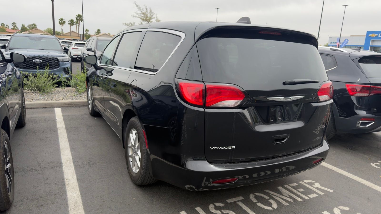 2024 Chrysler Voyager LX