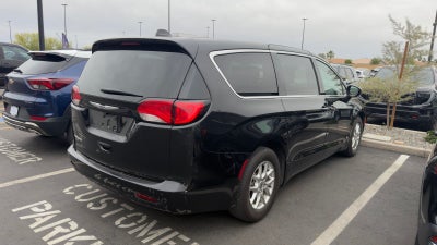 2024 Chrysler Voyager LX