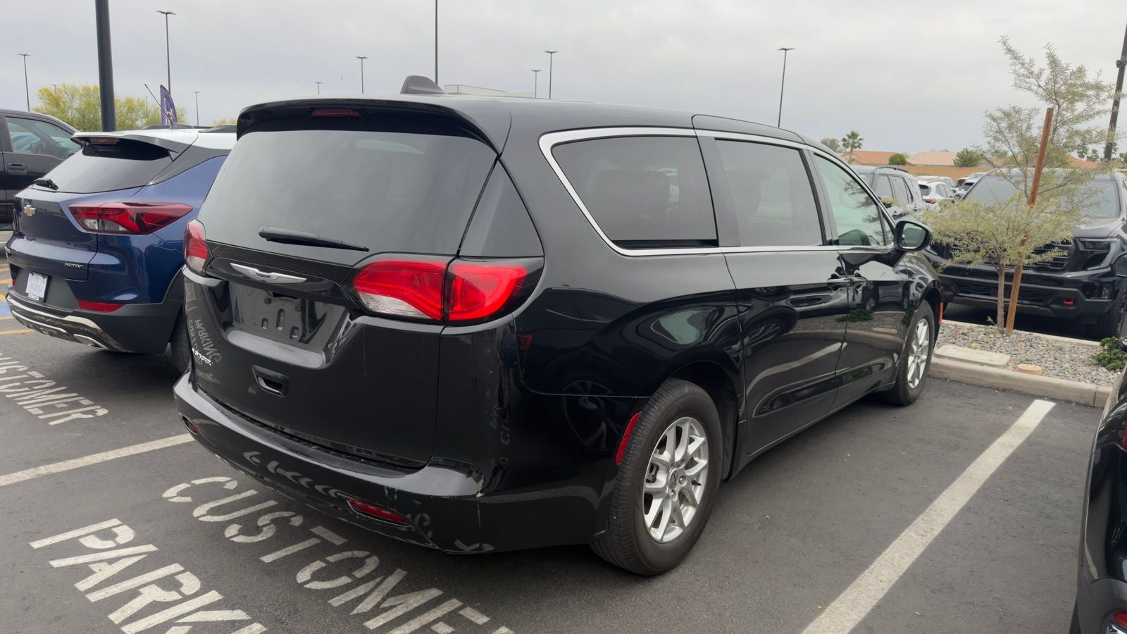 2024 Chrysler Voyager LX