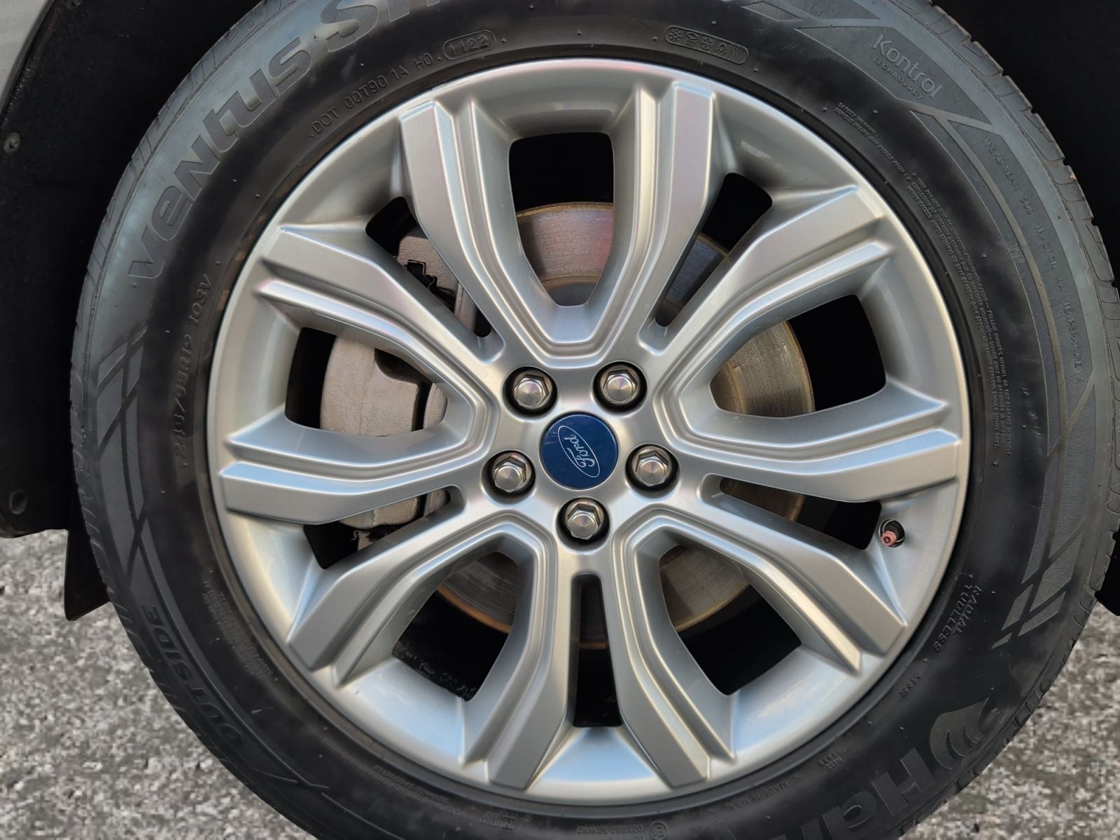 2022 Ford Edge Titanium