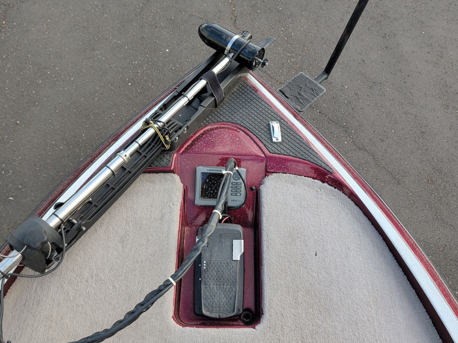 2009 Triton Explorer Bass Boat