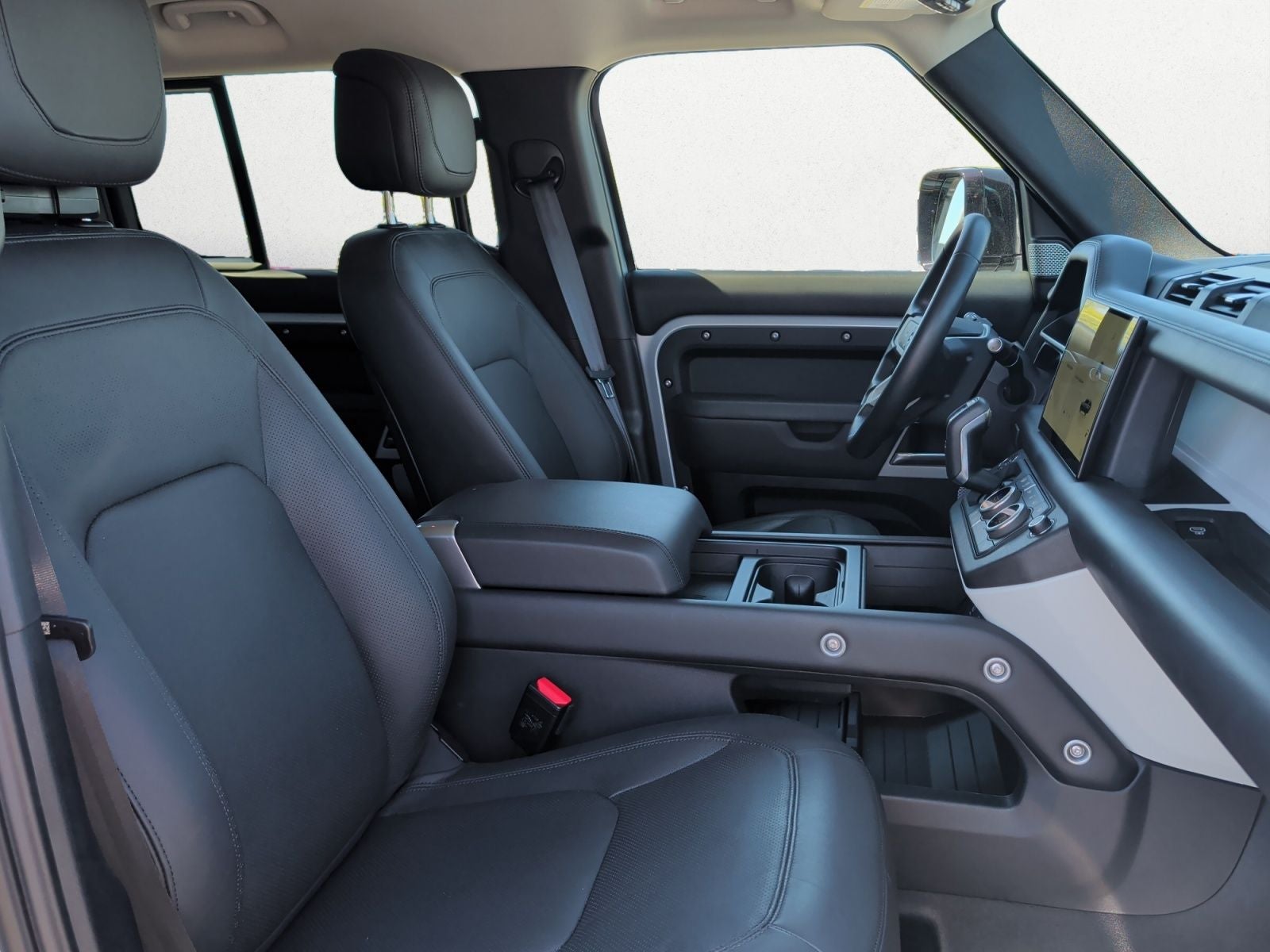 2023 Land Rover Defender 130 SE
