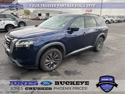 2022 Nissan Pathfinder SV