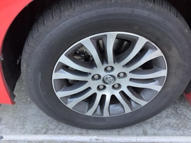 2020 Toyota Sienna XLE