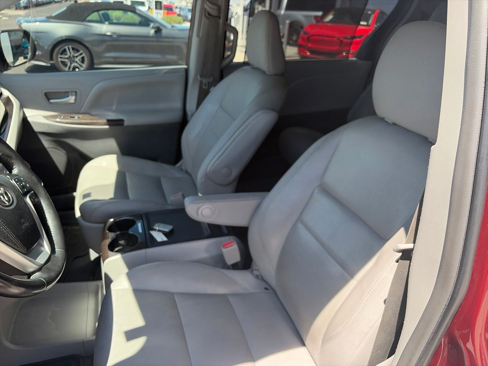 2019 Toyota Sienna XLE